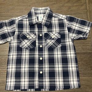 wonderkids button Up dress shirt size 2T
Black and white